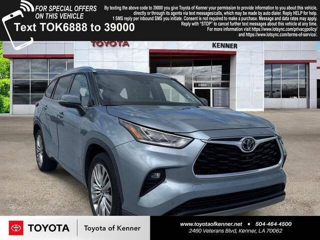 2023 Toyota Highlander Platinum FWD photo