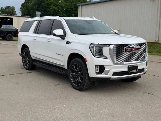 2023 GMC Yukon XL Denali 4WD photo