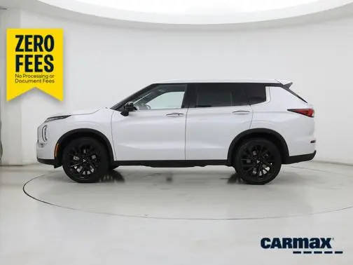 2023 Mitsubishi Outlander SE Black Edition AWD photo