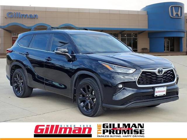 2023 Toyota Highlander LE FWD photo