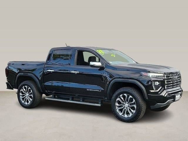 2023 GMC Canyon 4WD Denali 4WD photo