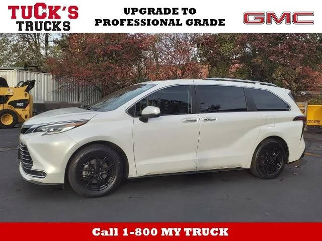 2023 Toyota Sienna Platinum AWD photo