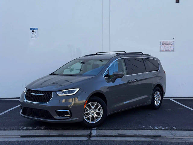 2022 Chrysler Pacifica Minivan Touring L FWD photo