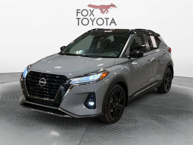 2023 Nissan Kicks SR FWD photo