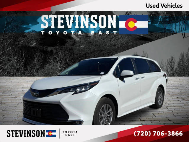 2023 Toyota Sienna XLE AWD photo