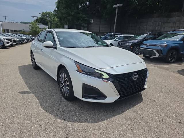 2023 Nissan Altima 2.5 SV AWD photo