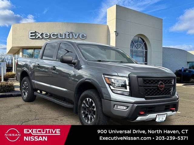 2023 Nissan Titan PRO-4X 4WD photo