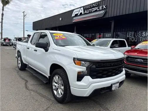 2023 Chevrolet Silverado 1500 Custom 4WD photo