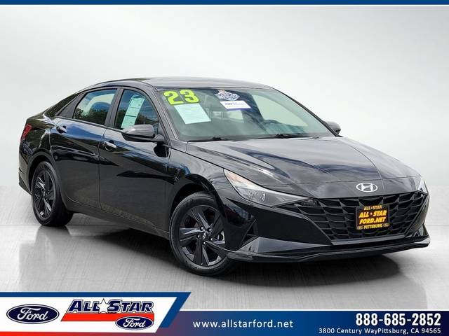 2023 Hyundai Elantra SEL FWD photo