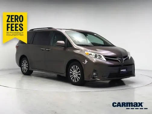 2020 Toyota Sienna XLE FWD photo