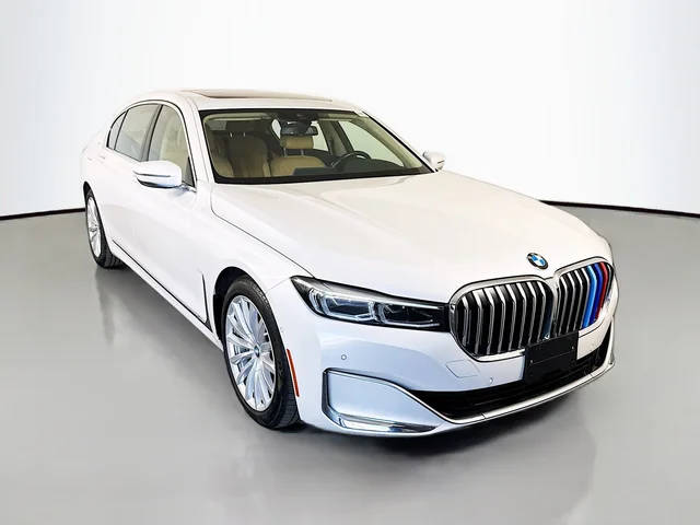2022 BMW 7 Series 740i RWD photo