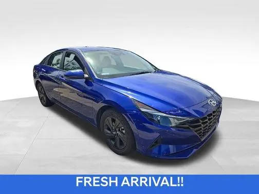 2023 Hyundai Elantra SEL FWD photo