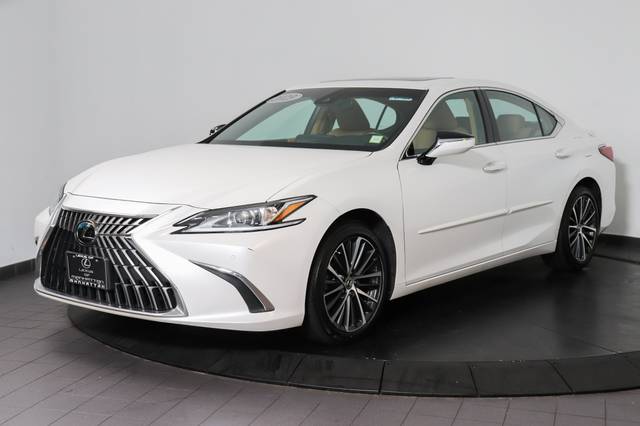 2023 Lexus ES ES 300h FWD photo