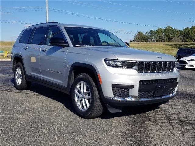 2023 Jeep Grand Cherokee L Laredo 4WD photo