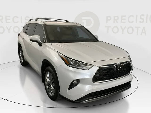 2023 Toyota Highlander Platinum FWD photo