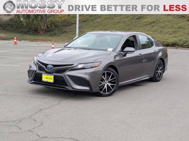 2023 Toyota Camry Hybrid SE FWD photo