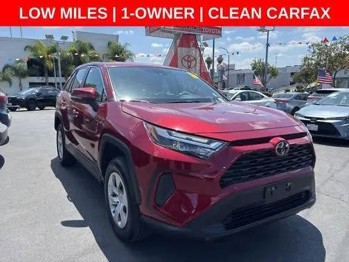 2023 Toyota RAV4 LE FWD photo