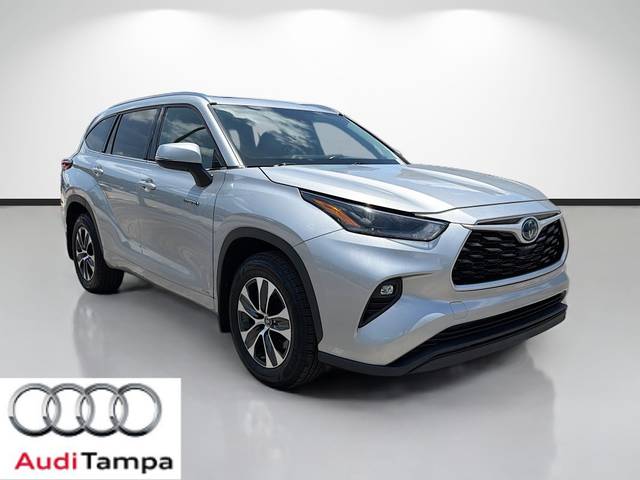 2021 Toyota Highlander Hybrid XLE AWD photo