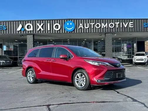 2023 Toyota Sienna Limited AWD photo