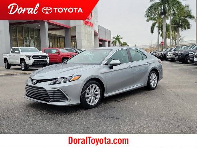 2023 Toyota Camry LE FWD photo