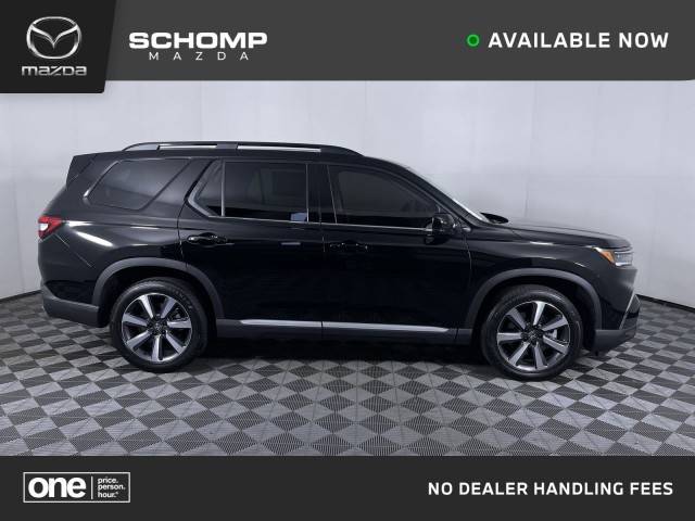 2023 Honda Pilot Touring AWD photo