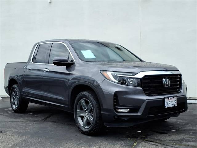 2023 Honda Ridgeline RTL-E AWD photo