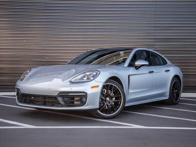 2023 Porsche Panamera  RWD photo