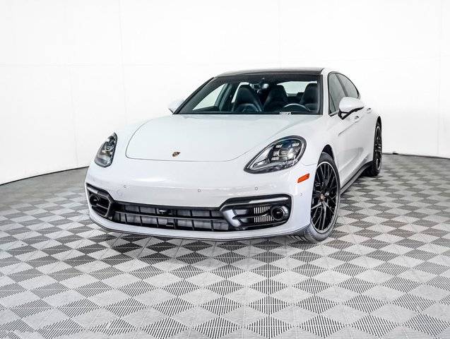 2023 Porsche Panamera  RWD photo
