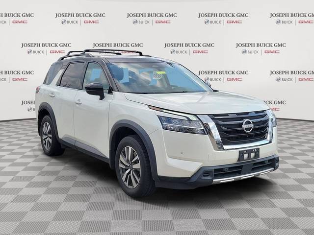 2023 Nissan Pathfinder SL 4WD photo