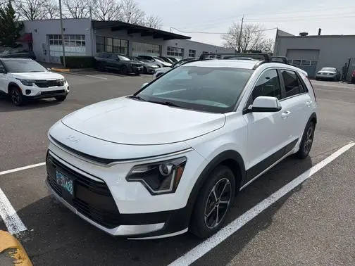 2023 Kia Niro EX FWD photo