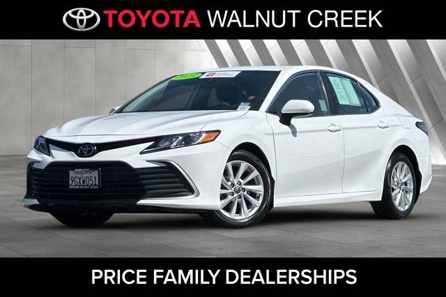 2023 Toyota Camry LE FWD photo