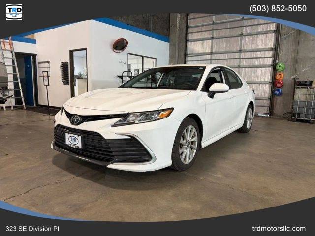 2022 Toyota Camry LE FWD photo