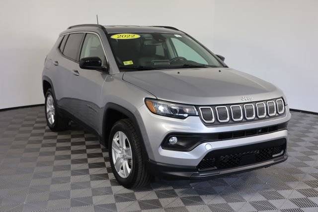 2022 Jeep Compass Latitude 4WD photo
