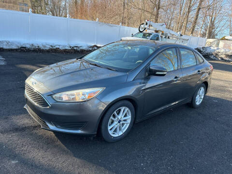 2017 Ford Focus SE FWD photo