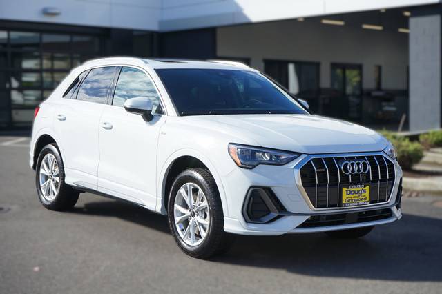 2022 Audi Q3 S line Premium AWD photo
