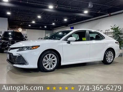 2023 Toyota Camry LE FWD photo