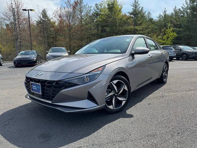 2023 Hyundai Elantra SEL FWD photo