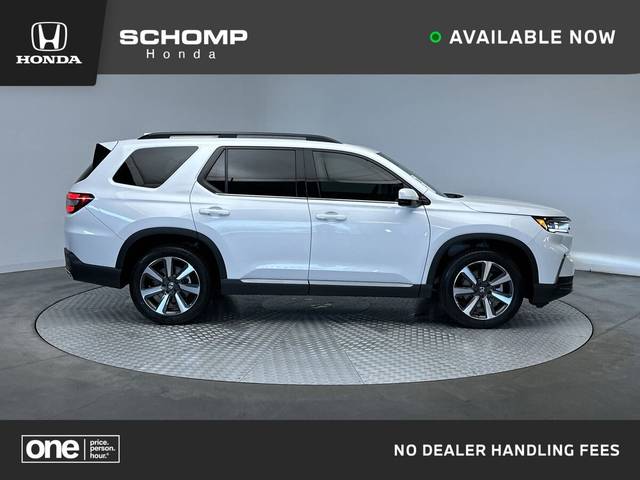 2023 Honda Pilot Touring AWD photo