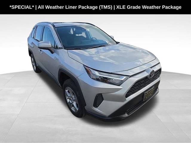 2022 Toyota RAV4 XLE AWD photo