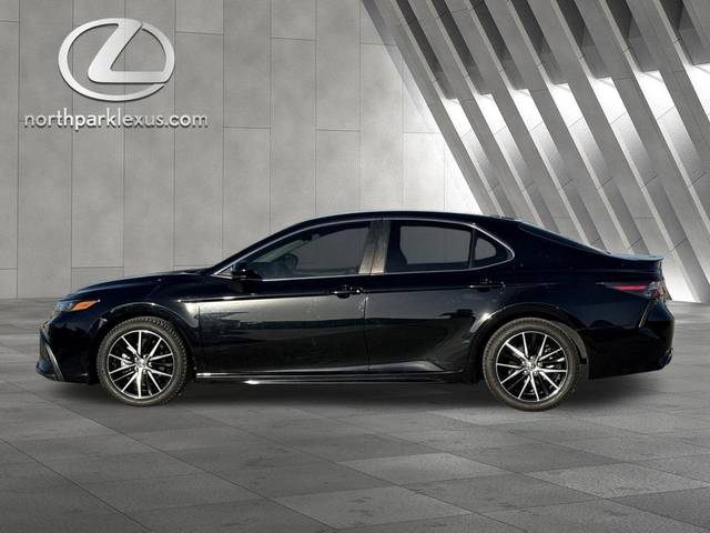 2021 Toyota Camry SE FWD photo