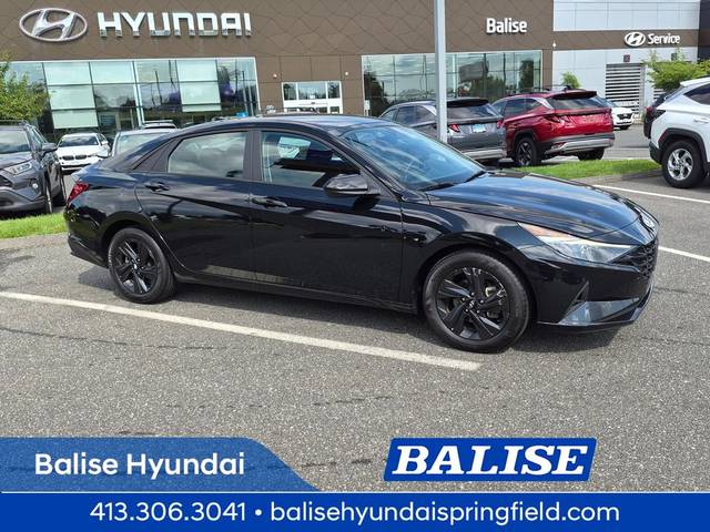 2023 Hyundai Elantra SEL FWD photo