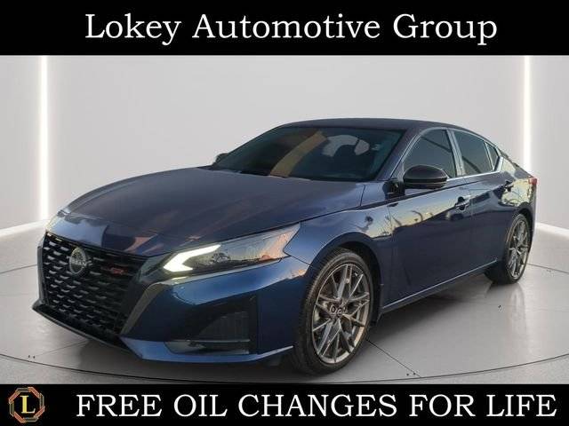 2023 Nissan Altima 2.0 SR FWD photo
