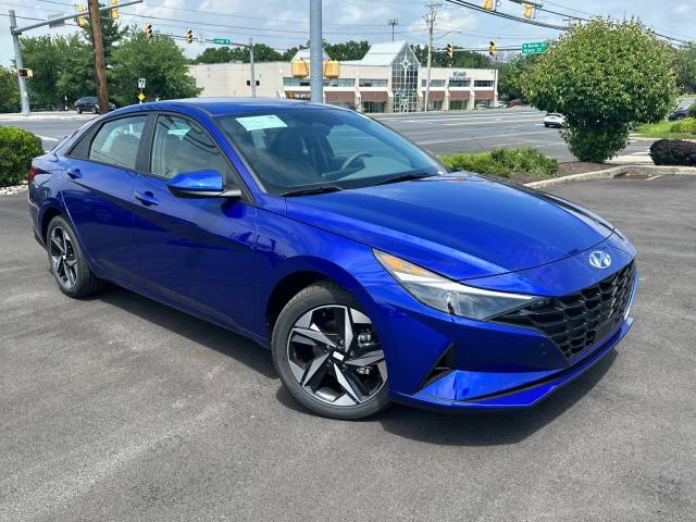 2023 Hyundai Elantra SEL FWD photo