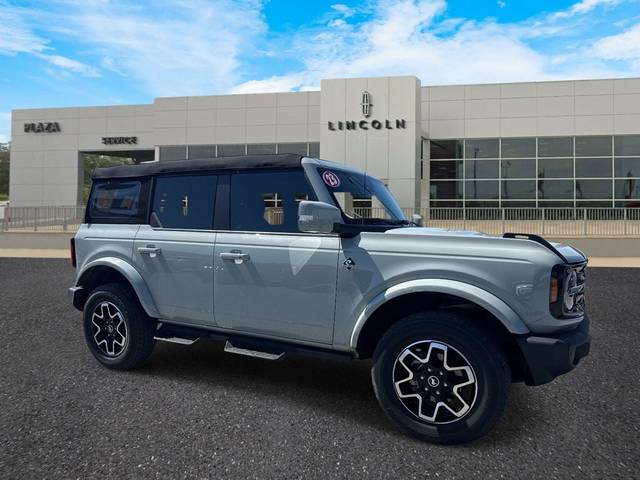 2023 Ford Bronco 4 Door Outer Banks 4WD photo