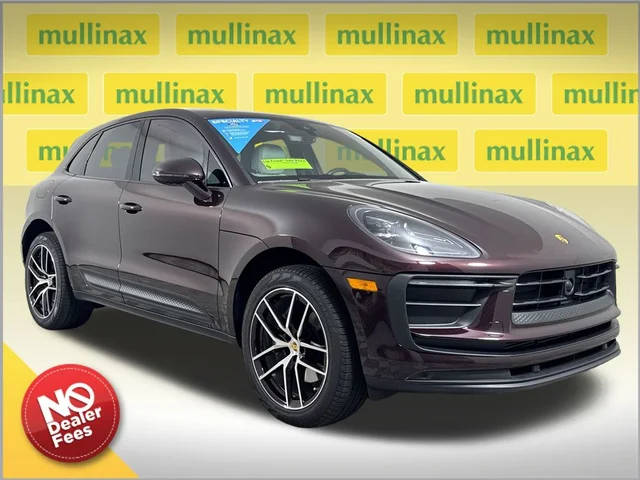 2023 Porsche Macan T AWD photo