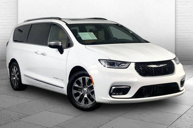 2023 Chrysler Pacifica Minivan Hybrid Pinnacle FWD photo