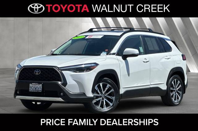 2023 Toyota Corolla Cross XLE FWD photo