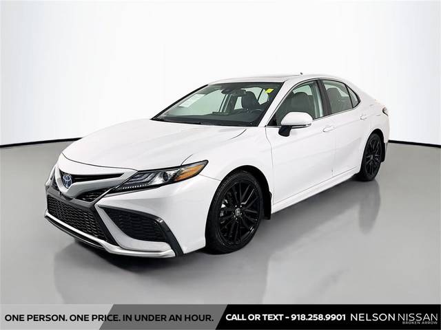 2023 Toyota Camry Hybrid XSE FWD photo