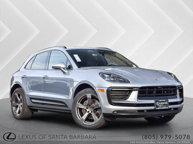 2022 Porsche Macan  AWD photo