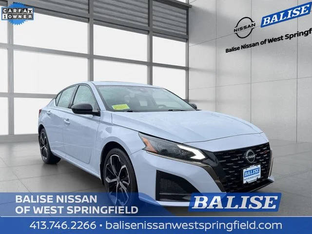 2023 Nissan Altima 2.5 SR AWD photo